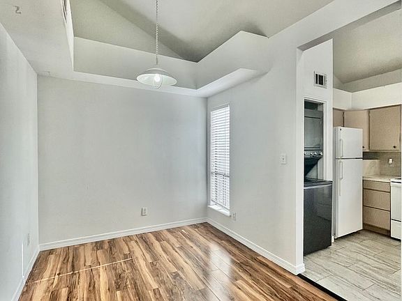 3rd image of 310 Pat Garrison St APT B10