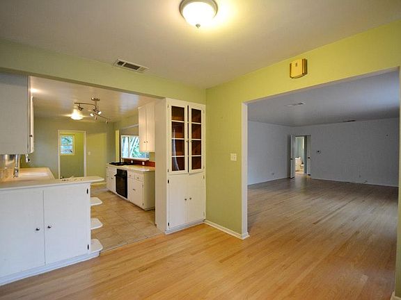 5th image of 3700 Glenwood Ave
