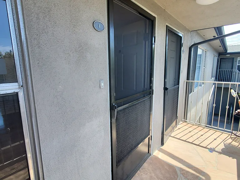 330 Orizaba Ave #4 — Photo 1