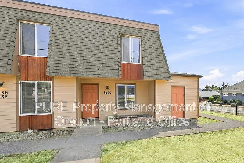 2 bed, 1.0 bath, 809 sqft, $1,395 — Photo 2