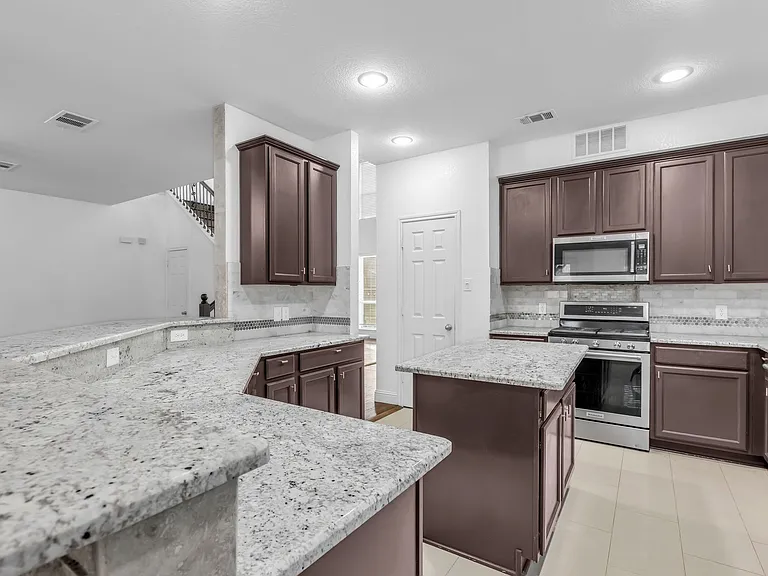 3010 Lena Dr — Photo 13