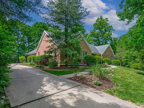 3rd image of 8261 Jakaro Dr