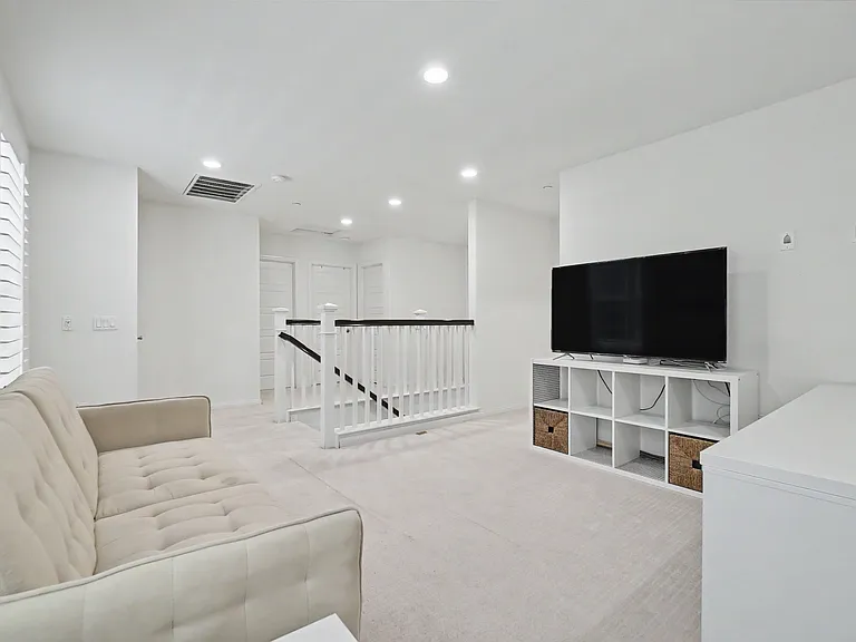 821 Parisa Pl — Photo 22