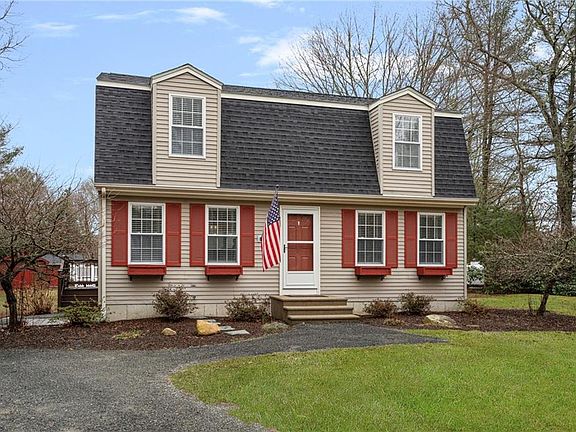 2nd image of 11 Chelsea Farm Dr