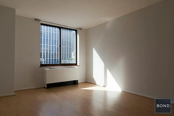 Rented by Bond New York | media 17