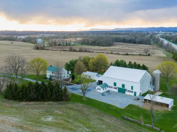 1122 W Trindle Rd, Mechanicsburg, PA 17055