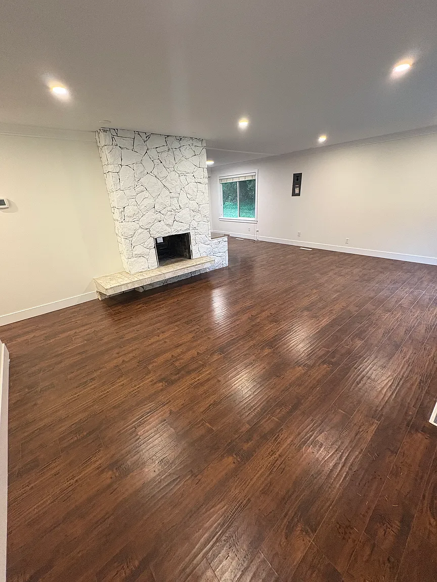 17242 24th Ave photo 1