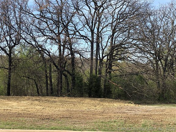4th image of Castle Creek Dr