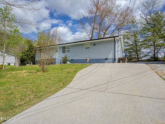 3rd image of 162 Tori Kait Ln