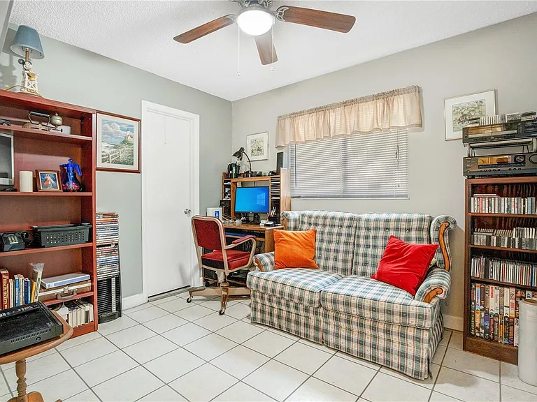 10119 Arbor Ridge Trl — Photo 15