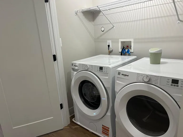 206 Broadway St #2 — Photo 15