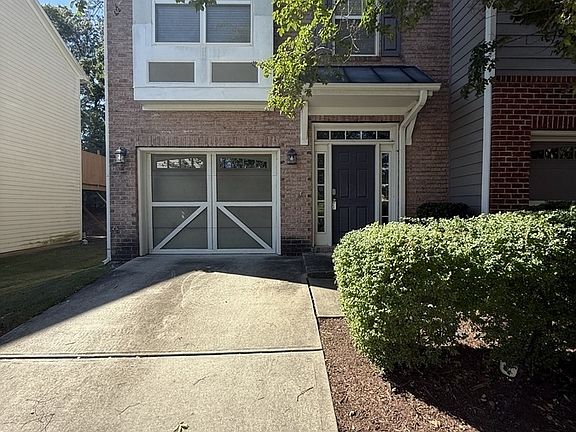 3rd image of 310 Linden Park Ln #1
