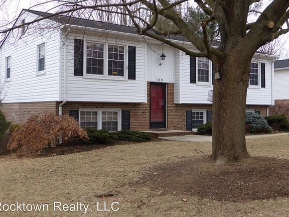 2nd image of 129 Southampton Dr