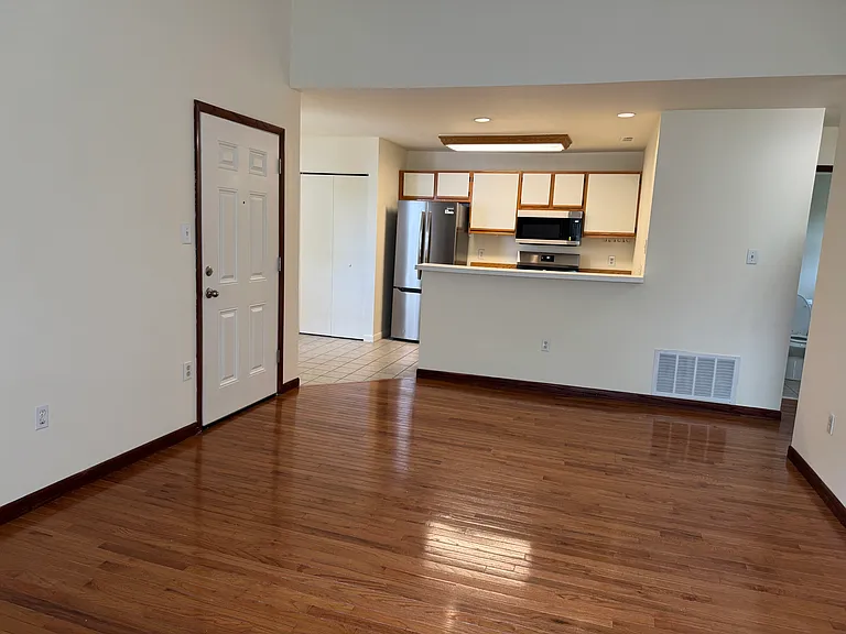 4 Meadow Ridge Rd #4 — Photo 15