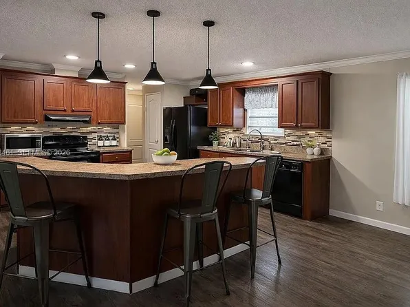 390 NW 134th Ave, Plantation, FL 33325