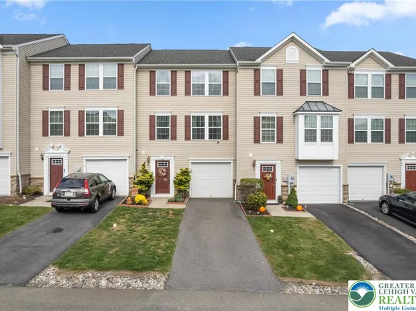 6 Gold Rose Ln, Easton, PA 18045