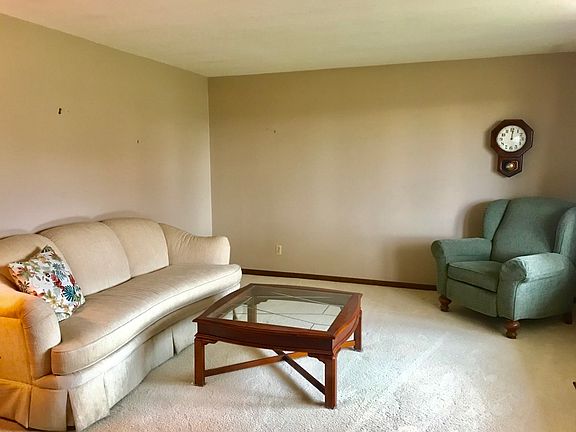 4th image of 313 Cornell Dr