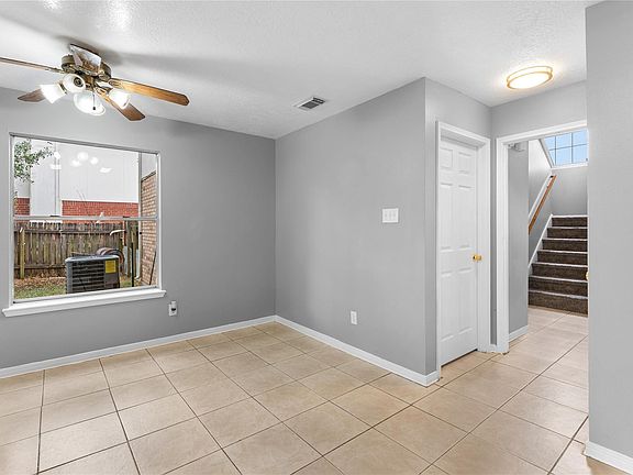 3rd image of 3802 Apple Hollow Ln