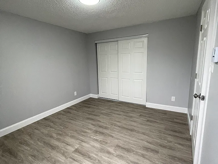 7314 Buffalo Ave #6 — Photo 16