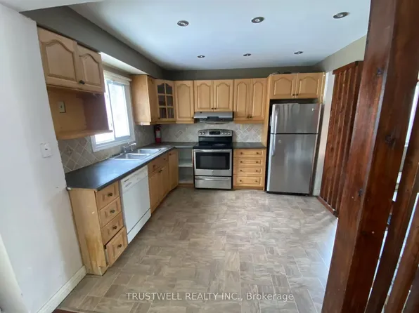 9 Whistling Hills Dr, Toronto, ON M1V 2B6