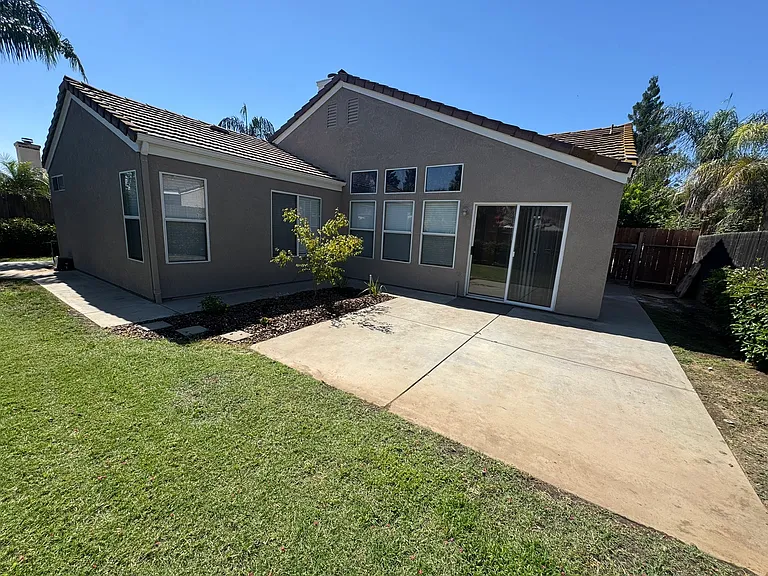2304 E Decatur Ave — Photo 17