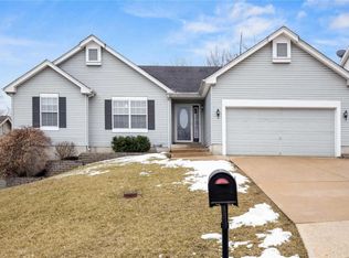 1107 Schumacher Rd, Fenton, MO 63026