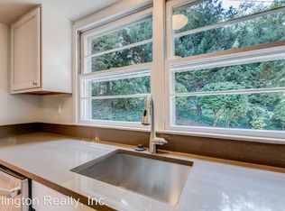 2806 S Fern St, Arlington, VA 22202