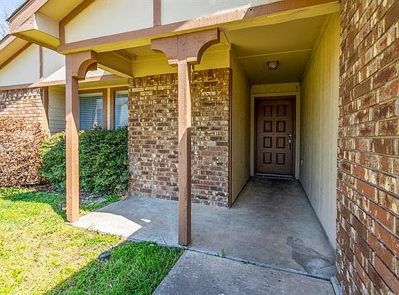 4th image of 9005 Gainsborough Ct