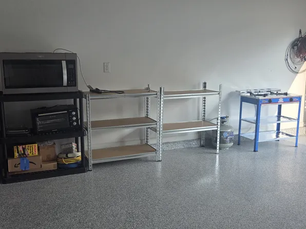 4231 Iron Fountain Ct, Lilburn, GA 30047