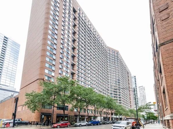 211 E Ohio St APT 2606, Chicago, IL 60611