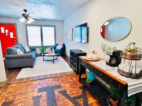 2nd image of 102 Moss St