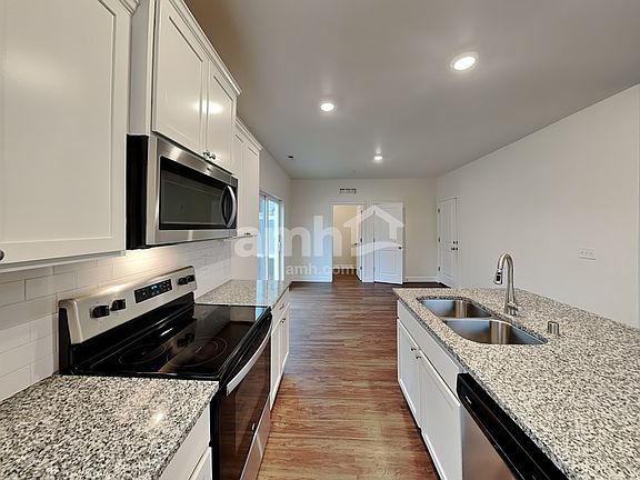 3rd image of 10601 136th Street Ct E