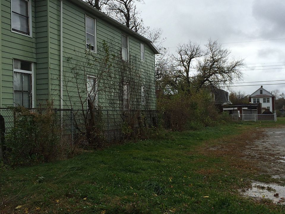 2nd image of 2512 Adams St