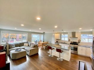 324 NW 89th St, Seattle, WA 98117