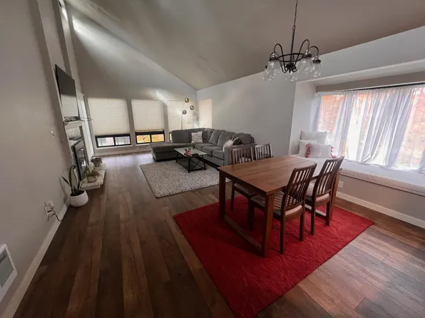 1802 N 105th St Unit 301, Seattle, WA 98133