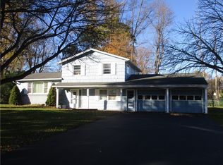 31 Cross Bow Dr, Rochester, NY 14624