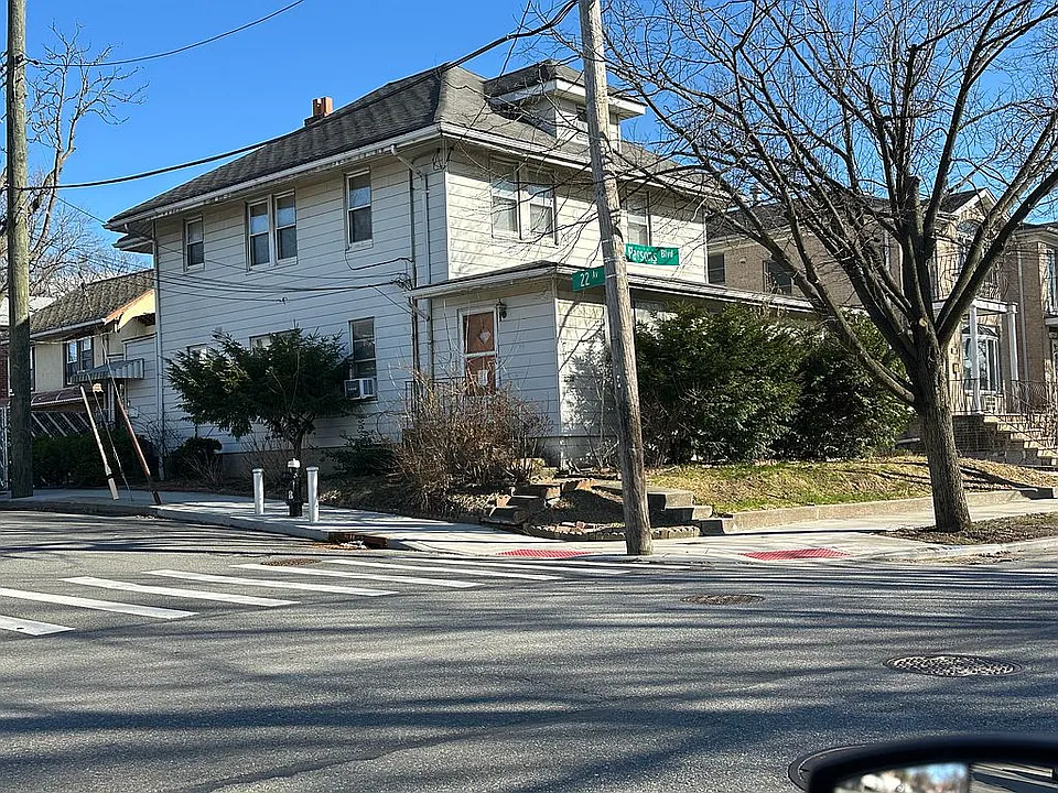 2203 Parsons Blvd — exterior photo