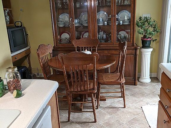 4th image of 9141 Carlton Cir