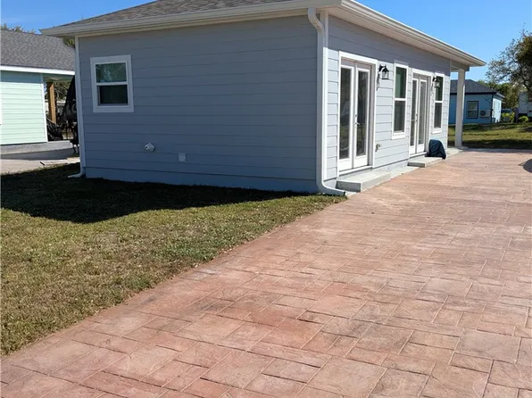 111 Augusta Cir, Aransas Pass, TX 78336