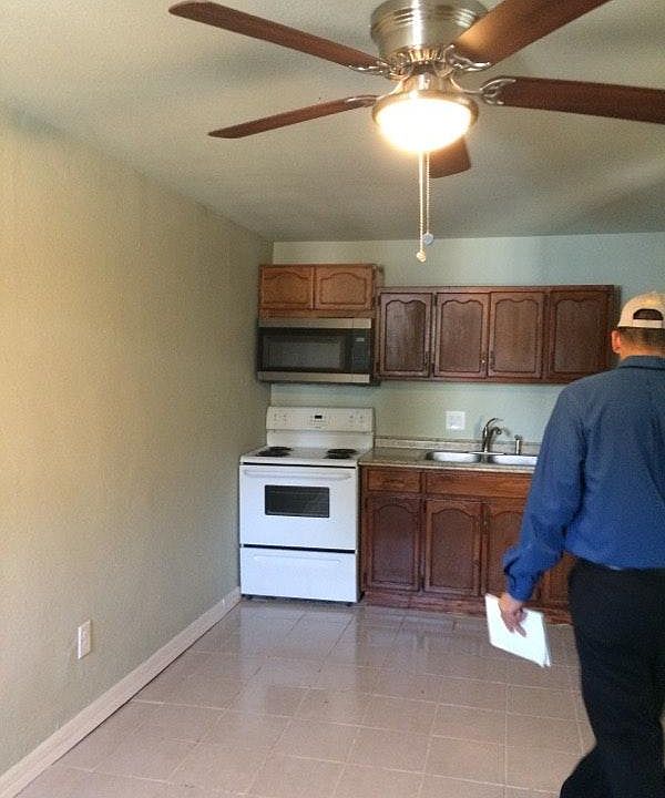 kitchen/dining area