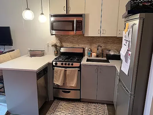 Rented by Qwest Residential Downtown LLC | media 15