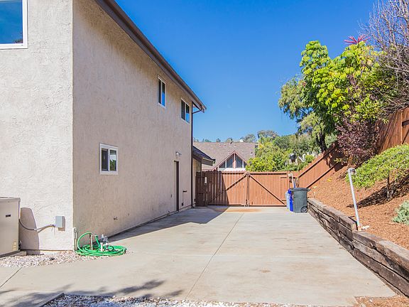 2nd image of 9695 Paseo Montril