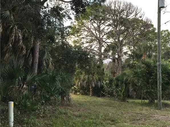 101 Rebel Ct, Rotonda West, FL 33947