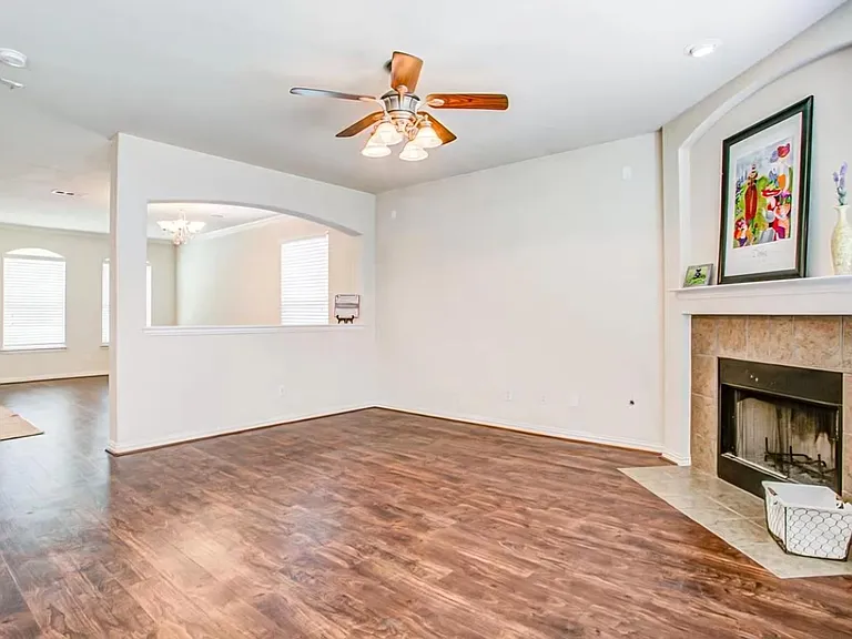 1208 Shamrock Dr — Photo 5