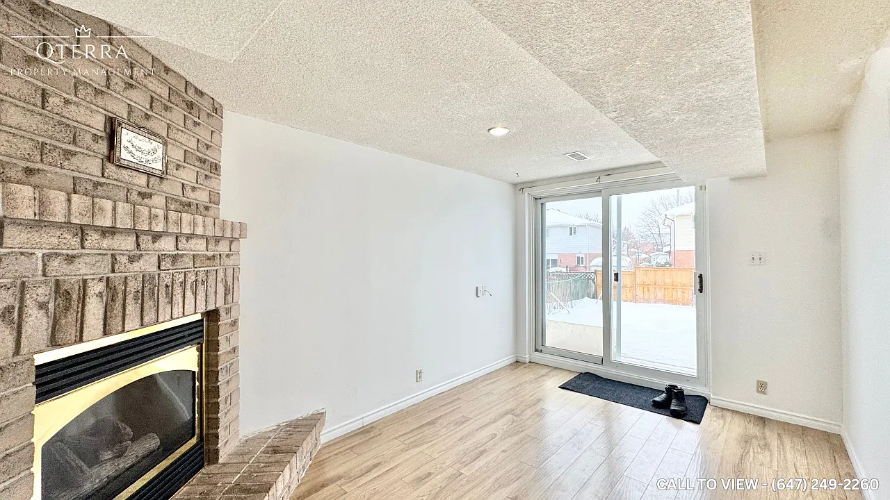 233 Benesfort Cres #2 photo 1