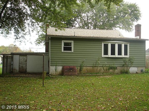 Exterior (Rear)