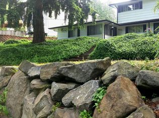 923-925 SE Dowsett Ln, Gresham, OR 97080