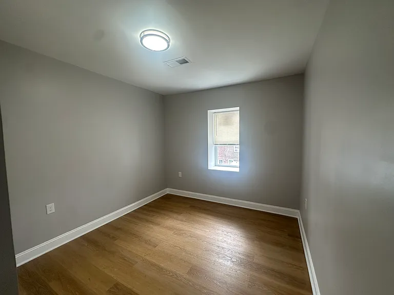 806 N 64th St — Photo 34