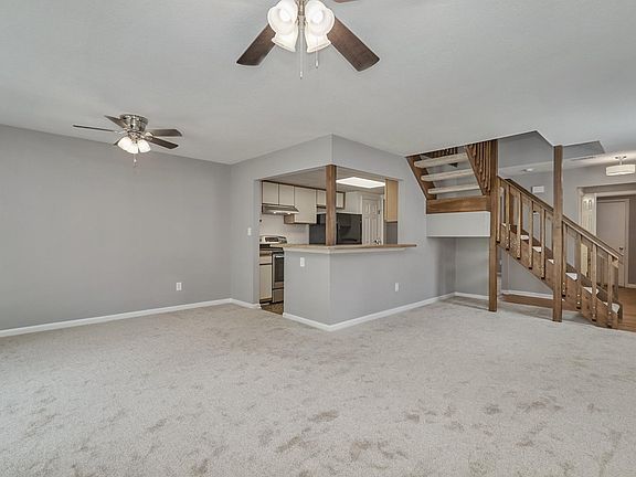 3rd image of 4752 Woodglen Ct