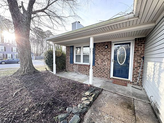 2nd image of 3001 Glastonbury Dr